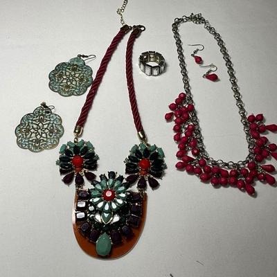 Pink/green/blue stoned NKs with PE and Ring
