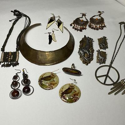 Hammered Metal collar Nk, Amber like Ring, variety of bronze jewelry