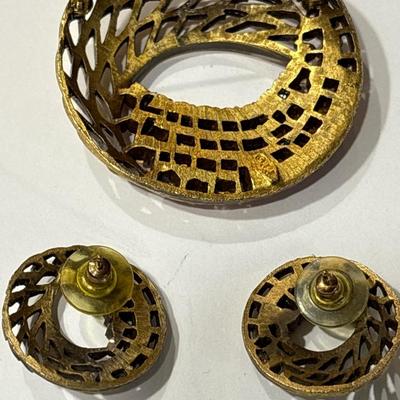 Vintage brooch & pierced earrings