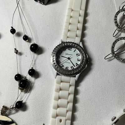 Geneva watch, rose gold Quartz watch, plus