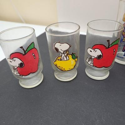 Lot of Vintage Collectable Glasses Peanuts Snoopy Archie Comic, McDonald's, Gasoline Alley