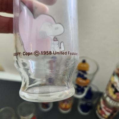 Lot of Vintage Collectable Glasses Peanuts Snoopy Archie Comic, McDonald's, Gasoline Alley