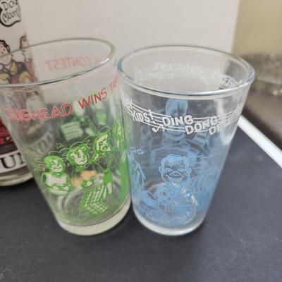 Lot of Vintage Collectable Glasses Peanuts Snoopy Archie Comic, McDonald's, Gasoline Alley