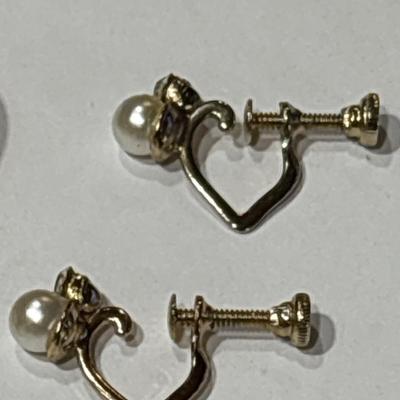 Brooch & earrings