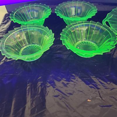 6 Piece Green Glass Vaseline Uranium Glass Jeanette Sierra Spinwheel Bowl Tray