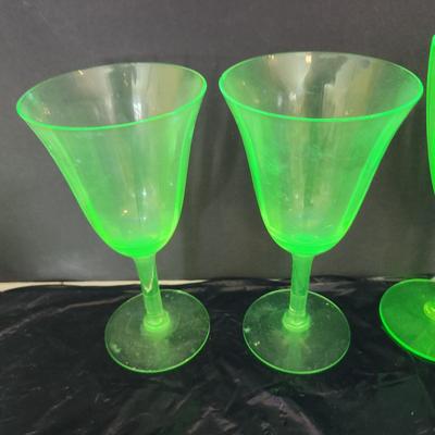 6 Pieces Green Glass Vaseline Uranium Glass