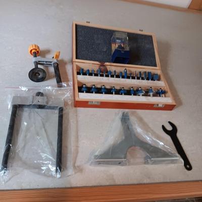 ROUTER BITS IN WOODEN BOX AND PARTS