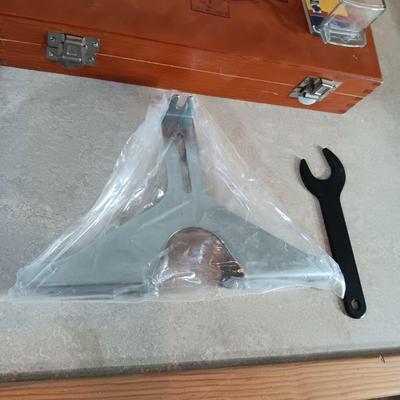 ROUTER BITS IN WOODEN BOX AND PARTS