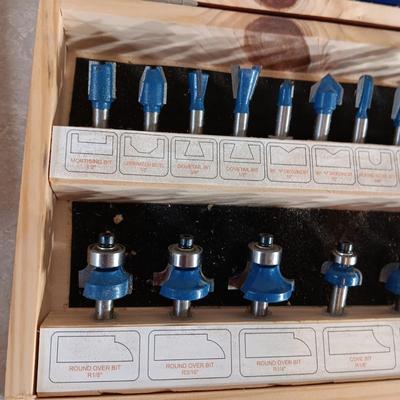 ROUTER BITS IN WOODEN BOX AND PARTS