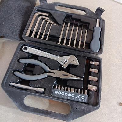 SOCKET SET AND HAND TOOLS