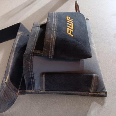 HUSKY METAL TOOL BOX WITH SHELF, TOOL BELT AND KNIFE SET