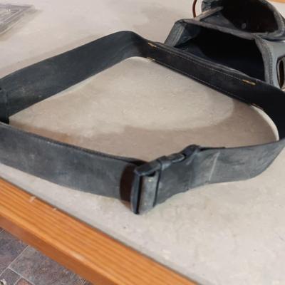 HUSKY METAL TOOL BOX WITH SHELF, TOOL BELT AND KNIFE SET