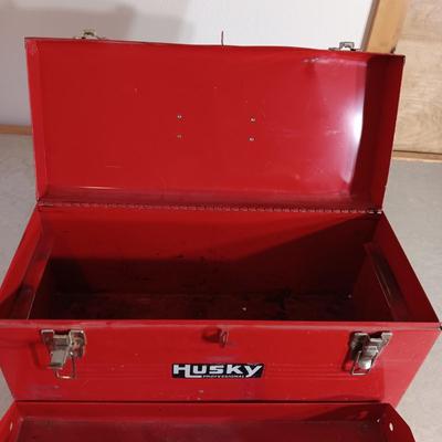 HUSKY METAL TOOL BOX WITH SHELF, TOOL BELT AND KNIFE SET