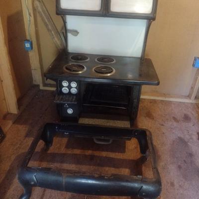 Vintage Country Charm Electric Rustic Wood Stove Design Oven and Stove Top with Warmer Box and Stand