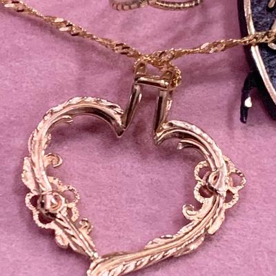 Beverly Hills Gold Heart Necklace & Earrings Set