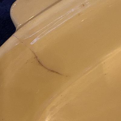 Sale Photo Thumbnail #423: See pictures. Yellow baking pan has a crack but appears to still be usable.