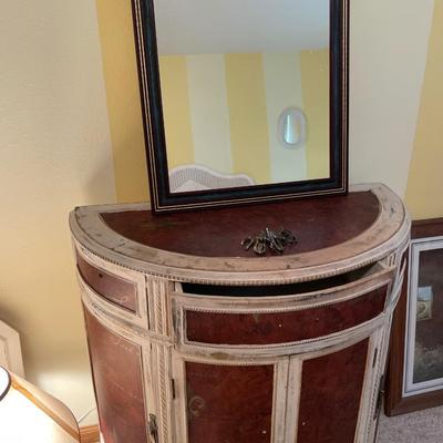 Small cabinet but needs new hardware and some TLC