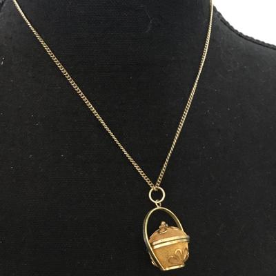 Super cute, vintage 80s Chinese filigree, gold tone, basket, necklace gold mesh