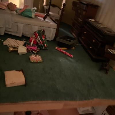 Dollhouses and end table