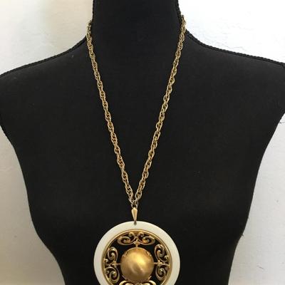 Beautiful very cool unique gold tone, mid century statement, necklace