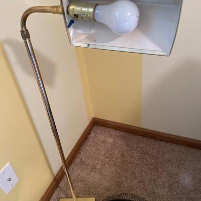 Fan and floor lamp (lamp doesn’t stay on)