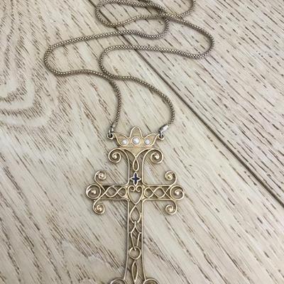 Limited addition Sarah Coventry vintage cross necklace