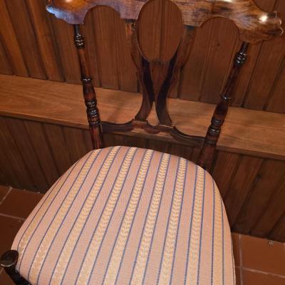 Set of Six Beautiful Dining Chairs