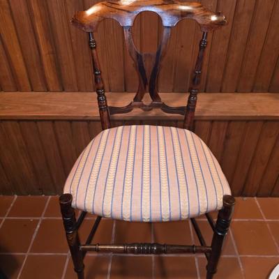 Set of Six Beautiful Dining Chairs