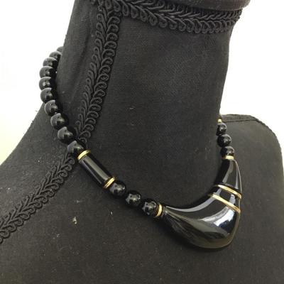 Beautiful vintage statement, necklace, gold and black Lucite pendant necklace