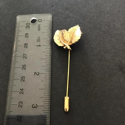 Gold tone leaf brooch pin