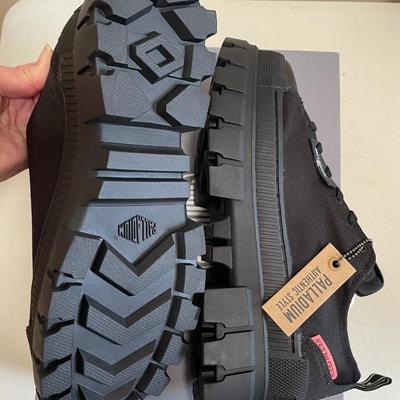 New Palladium Boots Revolt Lo Black Size 10