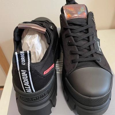 New Palladium Boots Revolt Lo Black Size 10