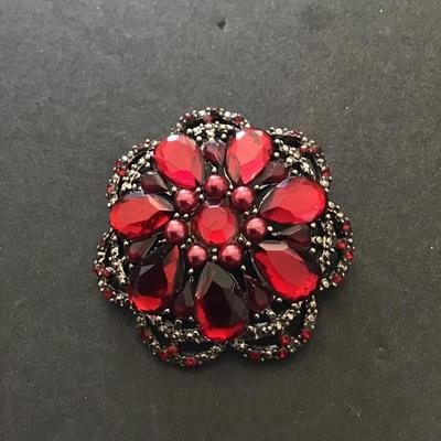 Beautiful red Rhinestone brooch pin