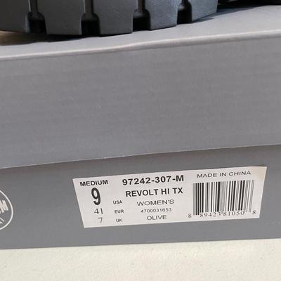 New Palladium Boots Revolt Hi Olive Size 9