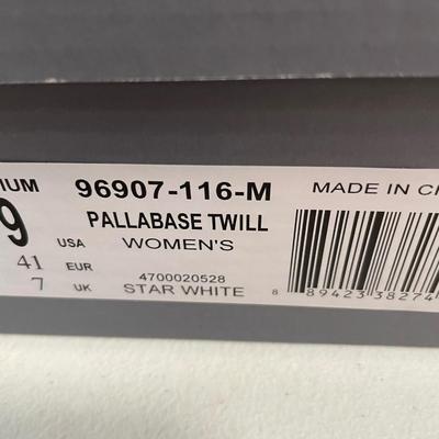 New Palladium Boots Pallabase Twill White Size 9