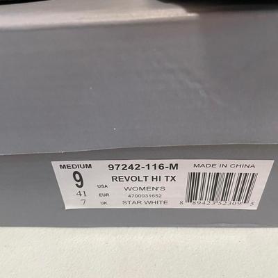 New Palladium Boots Revolt Hi White/Blk Size 9