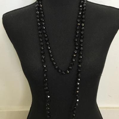 Beautiful vintage, black faceted glass long bead necklace very beautiful