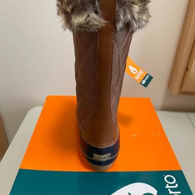 New Sporto Waterproof Boots Size 9