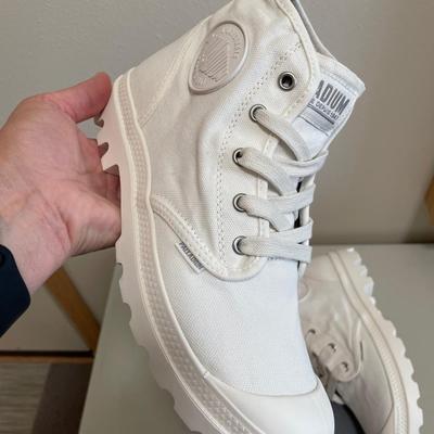 New Palladium Boots Pampa Hi White Size 8.5