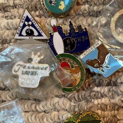 Large amount of vintage bowling pins