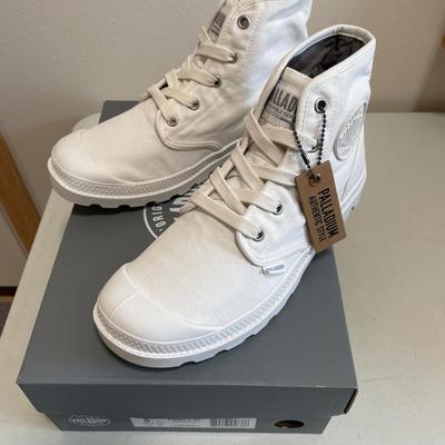 New Palladium Boots Pampa Hi White Size 8