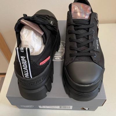 New Palladium Boots Revolt Lo Black Size 8