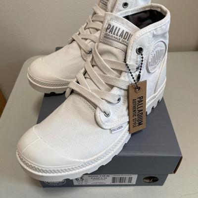 New Palladium Hi Top Sneakers Pampa Hi White Size 6.5