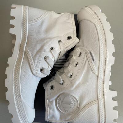 New Palladium Hi Top Sneakers Pampa Hi White Size 6.5