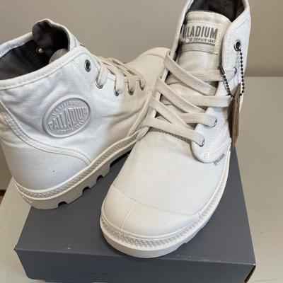 New Palladium Boots Pampa Hi White Size 9