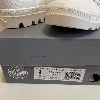 New Palladium Boots Pampa Hi White Size 9