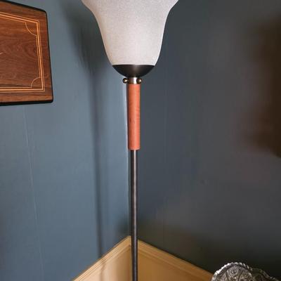 Floor lamp