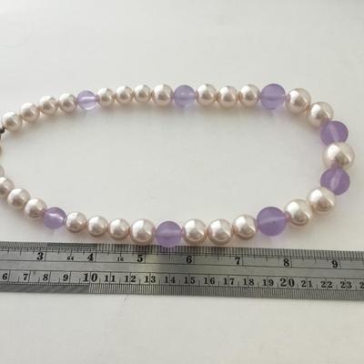 Light purple faux pearl fashion necklace