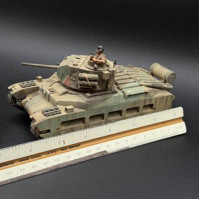 LOT 63H: Vintage WWII Fighter Plane and Tank Models