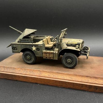 LOT 63H: Vintage WWII Fighter Plane and Tank Models